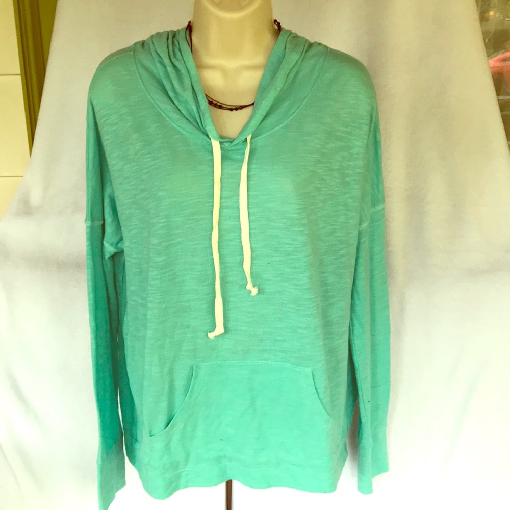 Light weight sweatshirt. Front kangaroo pocket